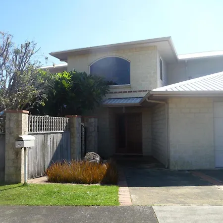 49 On Jans Beach Break Oakura Exterior photo